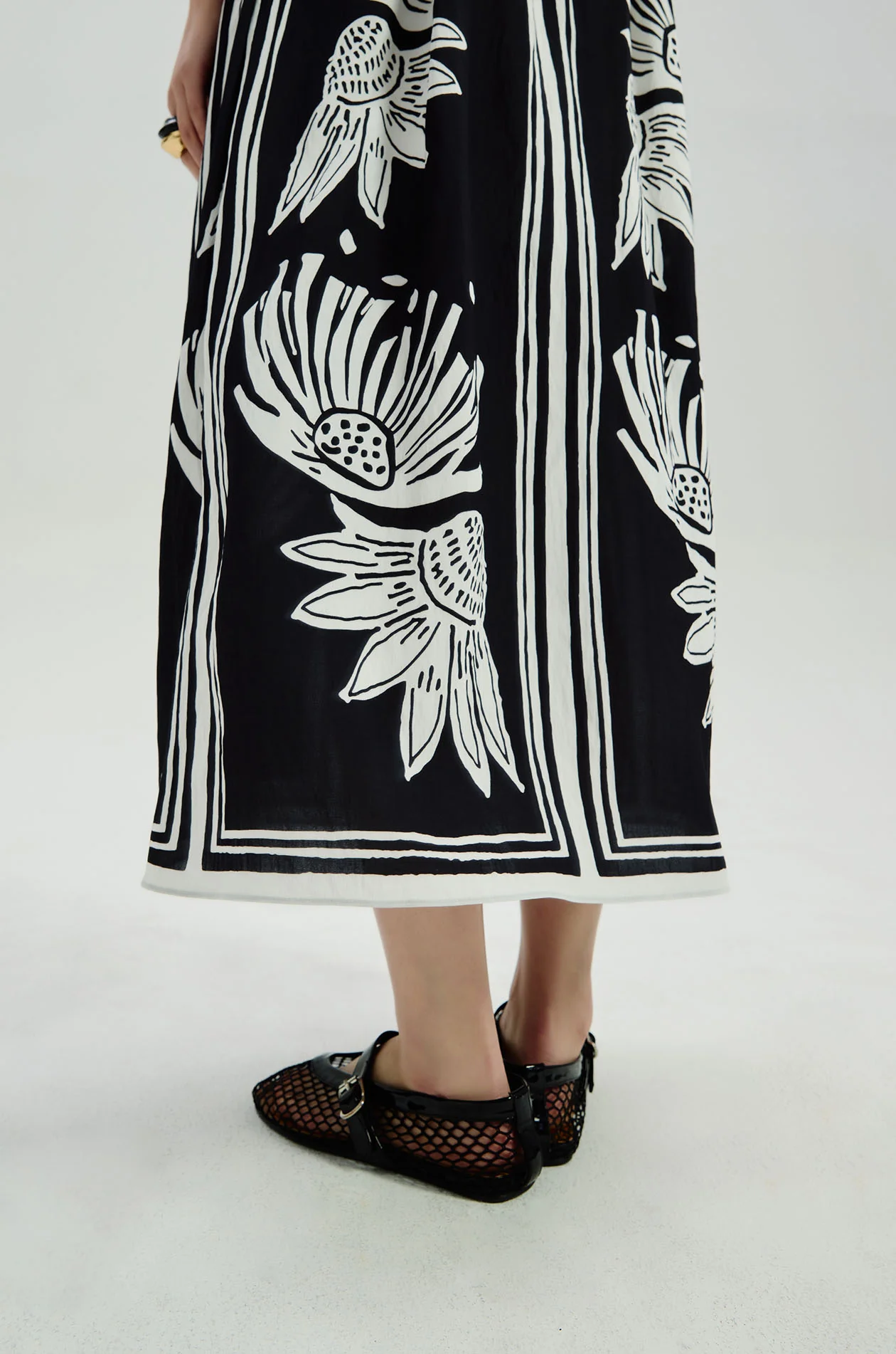 Contrast Floral Strappy Midi Dress - Image 4