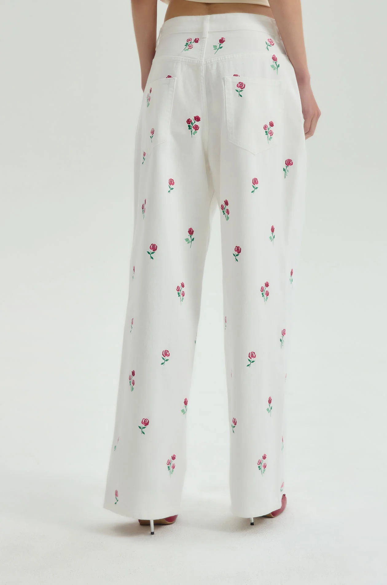 Roses Jeans in White - Image 5