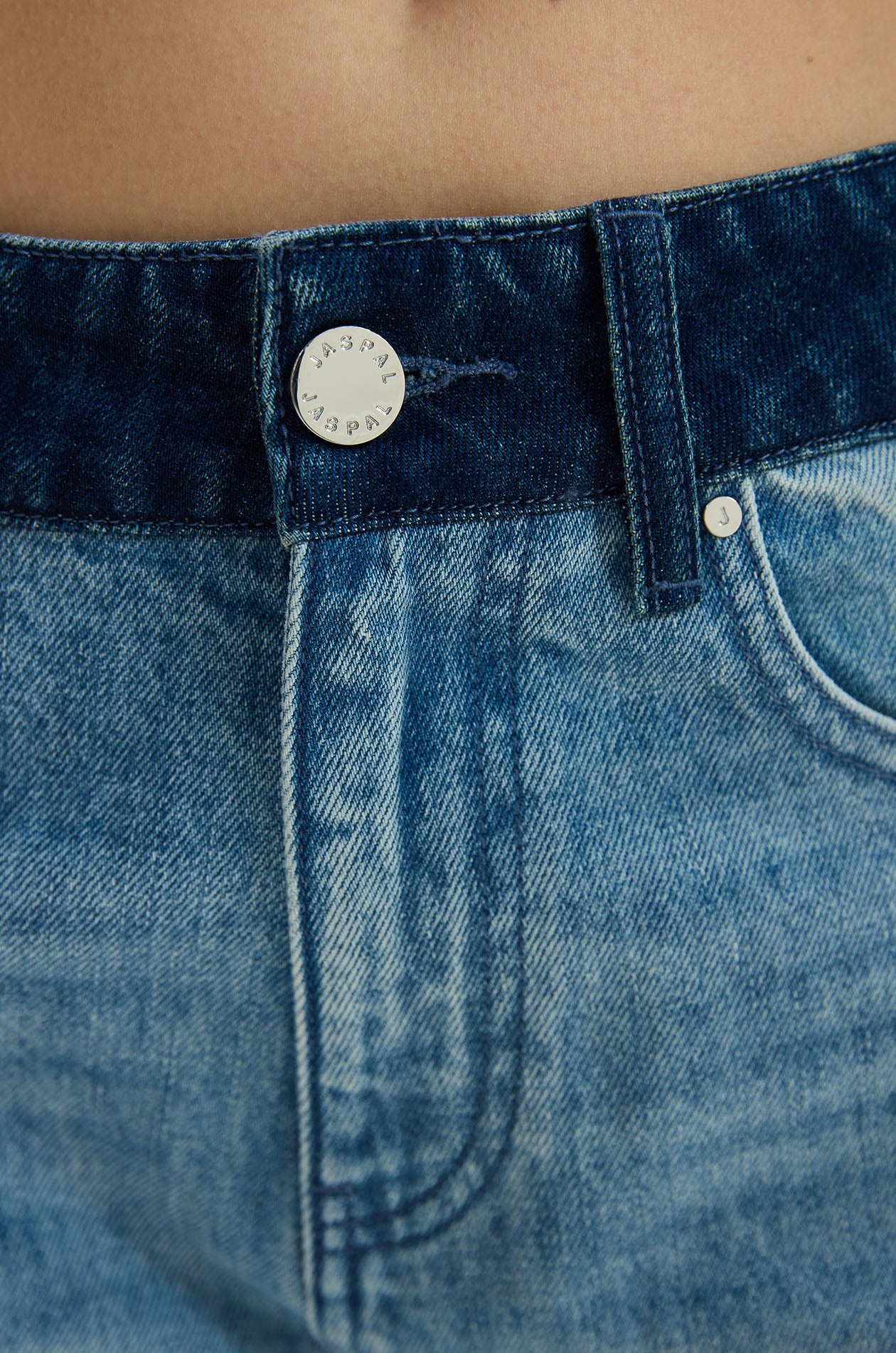 Contrast Edge Jeans - Image 3
