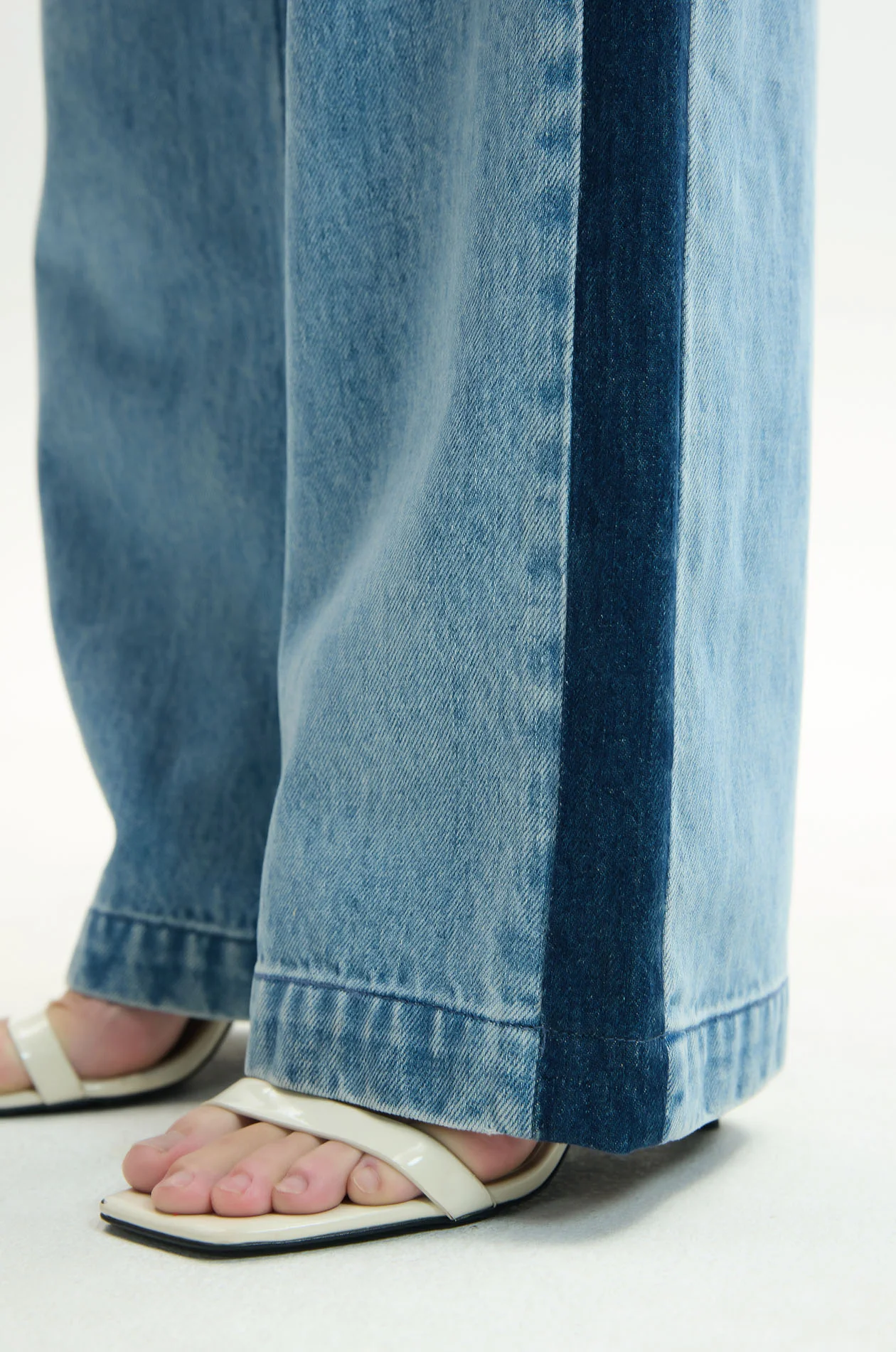 Contrast Edge Jeans - Image 5