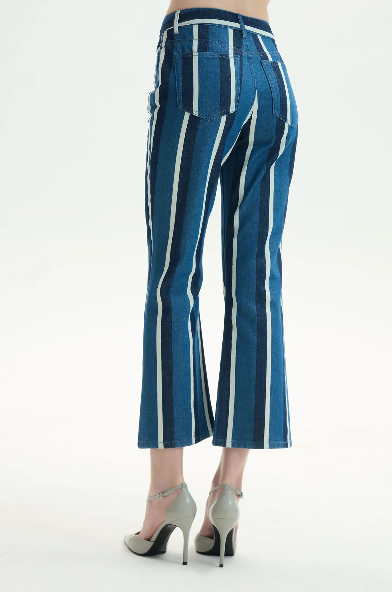 Striped Cropped Jeans - Image 4