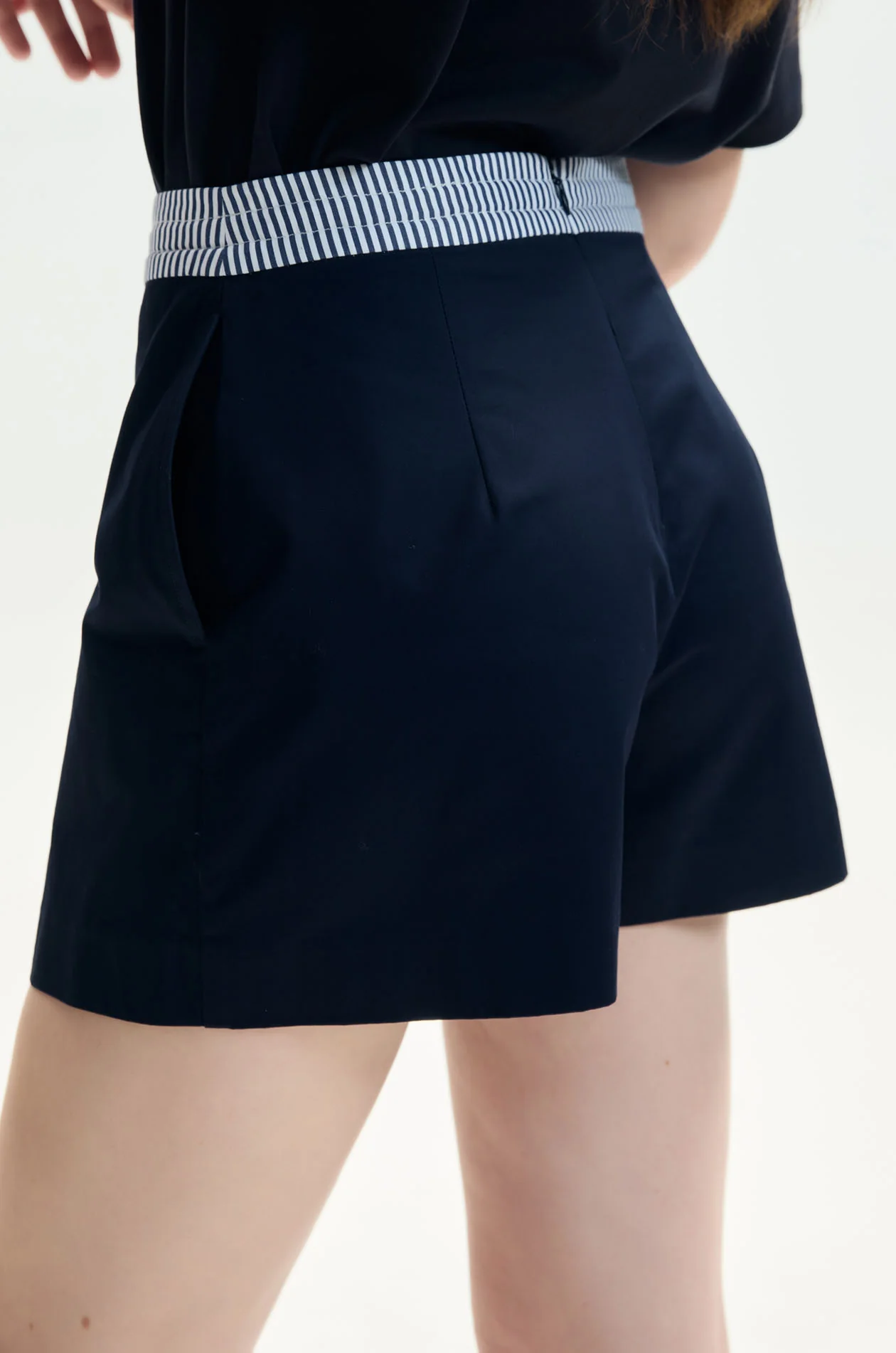 Invert Pleated Drawstring Skort - Image 4