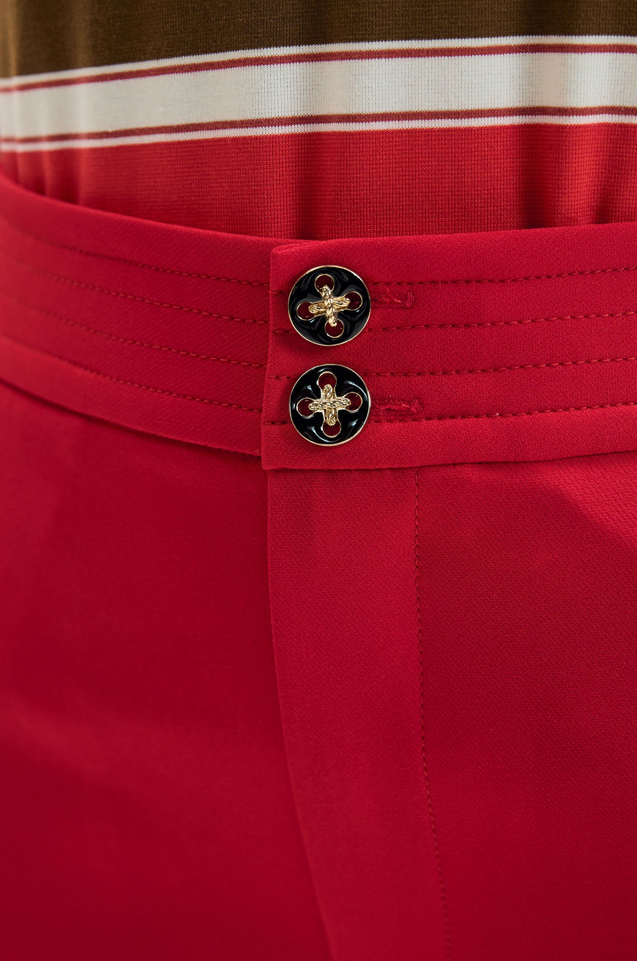 Wide‑Waistband High‑Rise Shorts - Image 4
