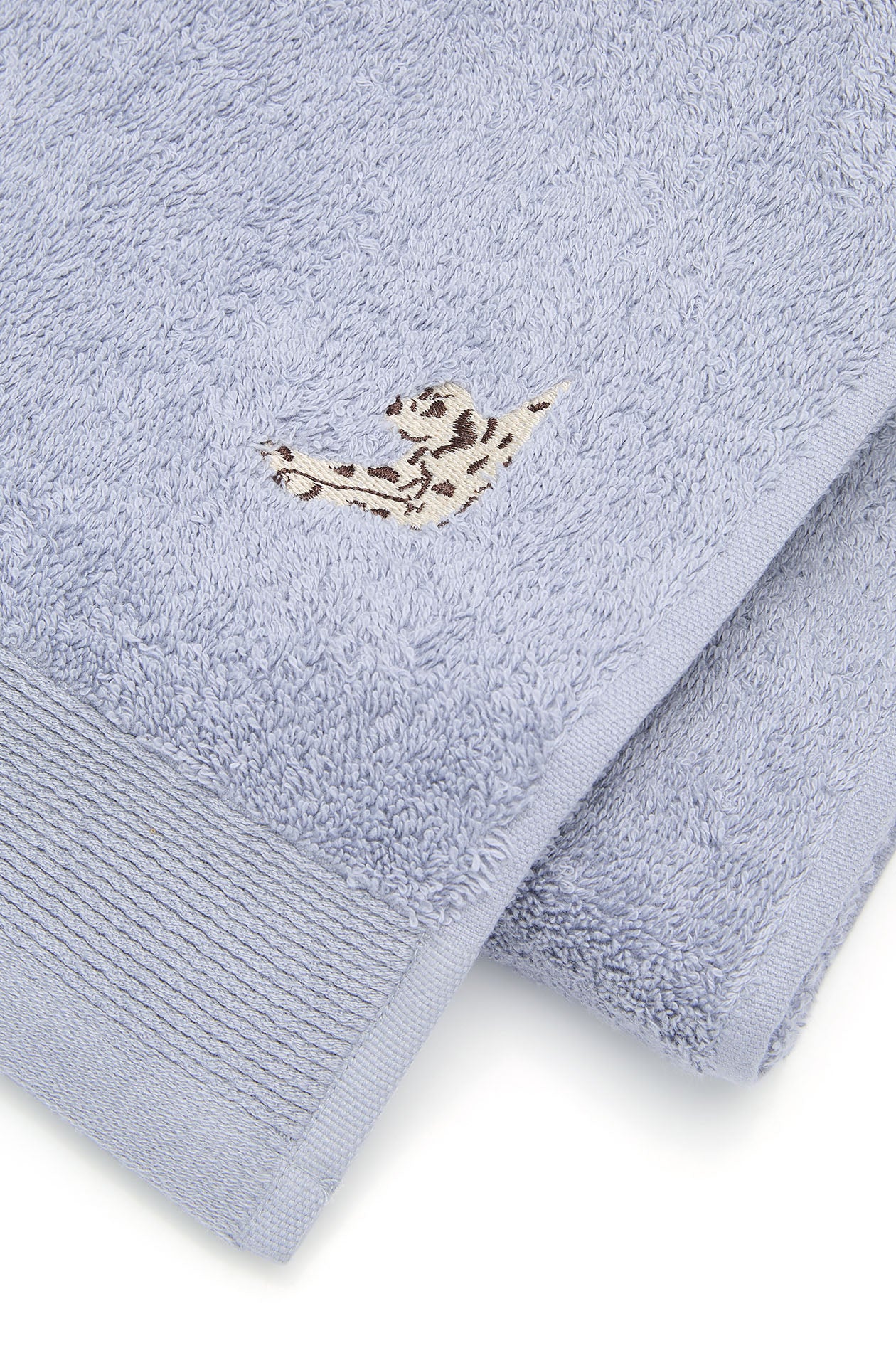 Animal Capture Bath Towel - Image 4